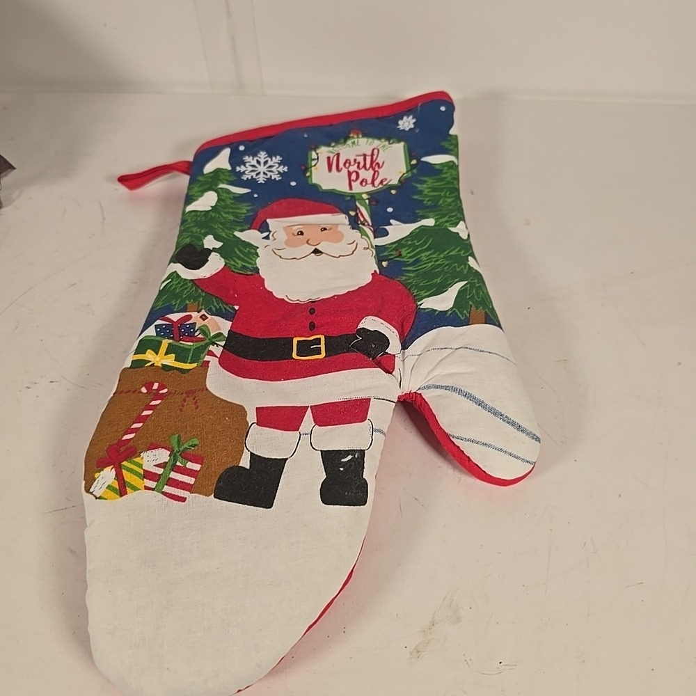 Christmas Oven Mitt: 7" X 13". "Welcome To The North Pole". Santa Christmas